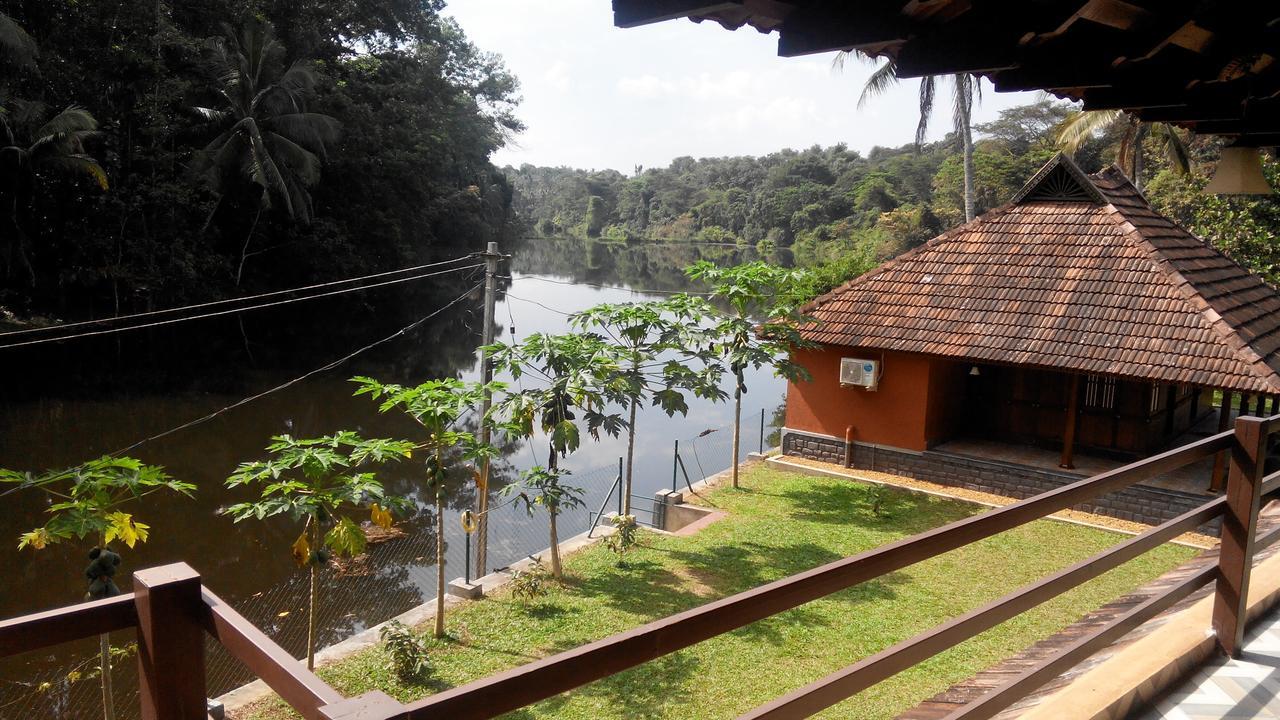 7Th Heaven Resorts Kochi Exterior photo
